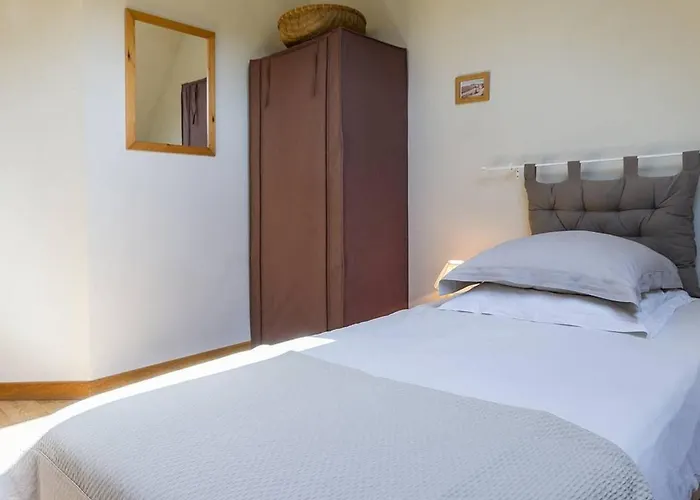 Casa de Férias Charme Ancien Revisite : Spacieux Avec Grand Jardin, Equipements Complets, Pres De Guerande. - Fr-1-306-1064 *