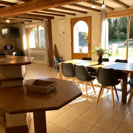 Charme Ancien Revisite : Spacieux Avec Grand Jardin, Equipements Complets, Pres De Guerande. - Fr-1-306-1064 *